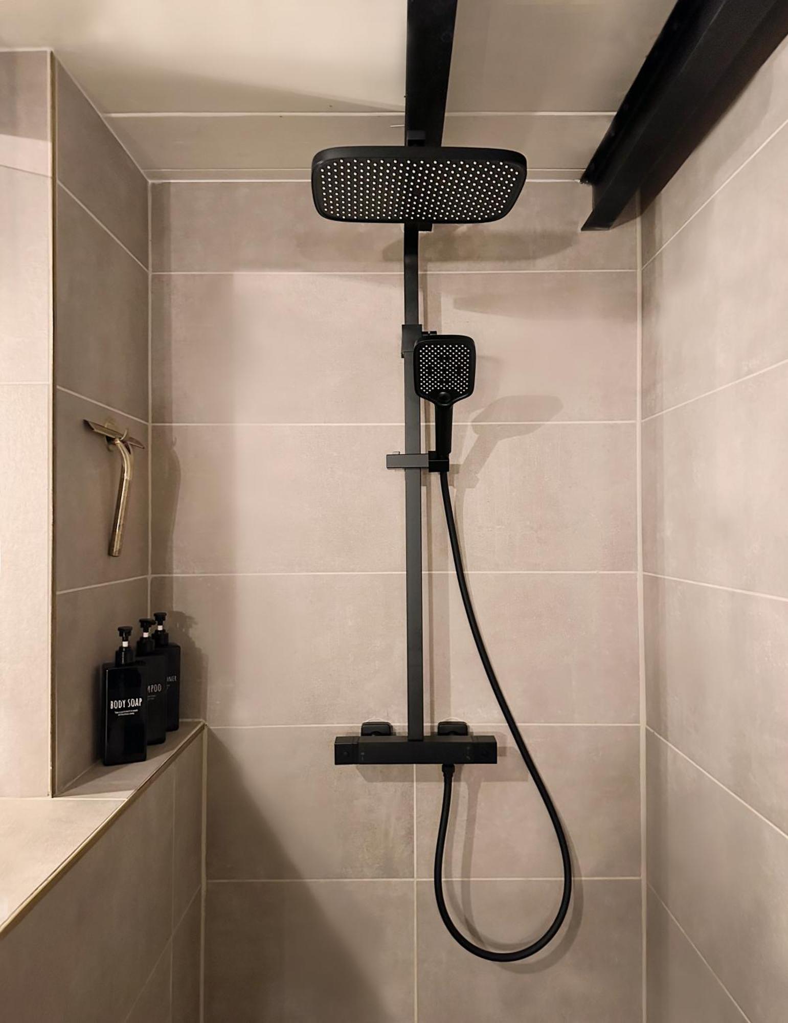 Black Suite 4 Luxus In Alsternaehe ハンブルク エクステリア 写真